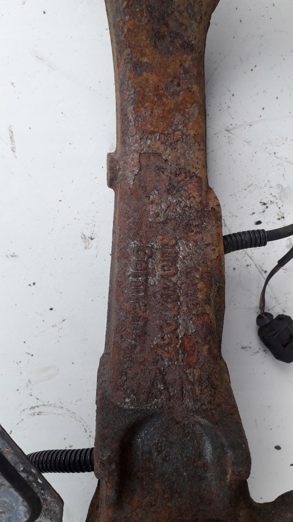 фото №5, Audi a6 c5 a4 b5 поворотний кулак ліва 8d0407257