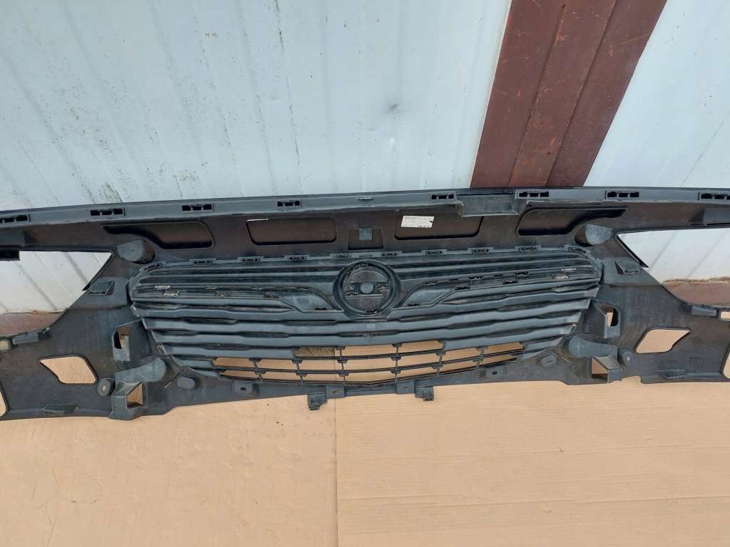 Решётка  решётка радиатора решётка радиатора 9816859580 opel combo e 2018-2021 Цена