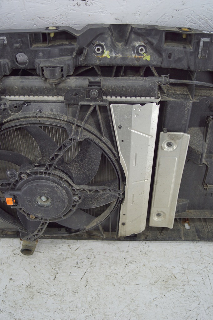 фото №8, Pas передний радиатор peugeot 2008 i 1.2 b