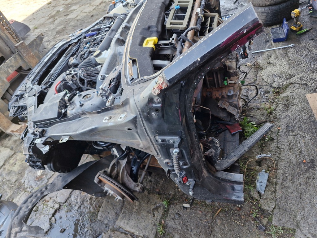 фото №1, Volvo v40 ii четверть перед передняя правая 12-19