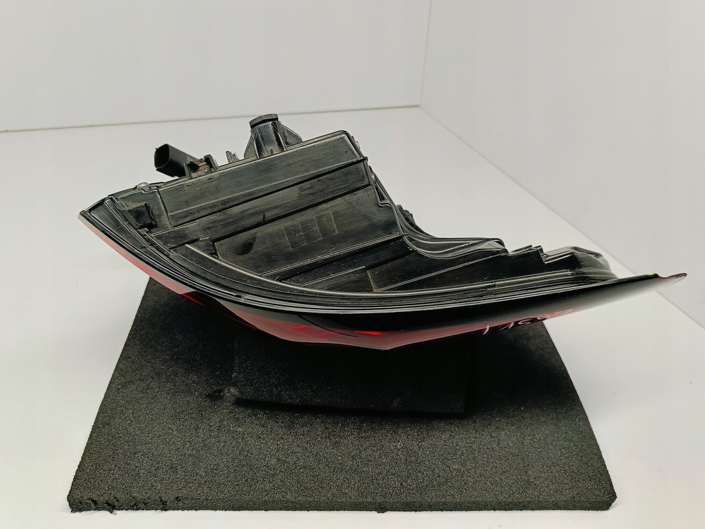 фото №15, Polestar ii 20- лампа права задня правий задня led 31108941