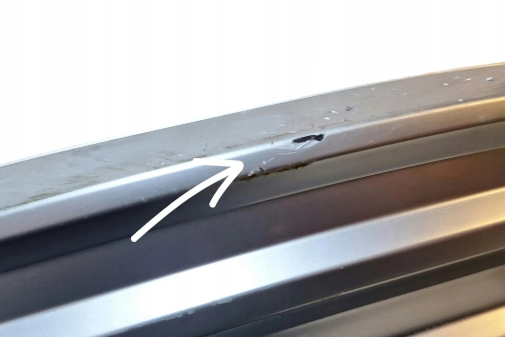 Права молдинг заднього бампера audi e-tron gen 4ke807835 0.0l electric Доставка