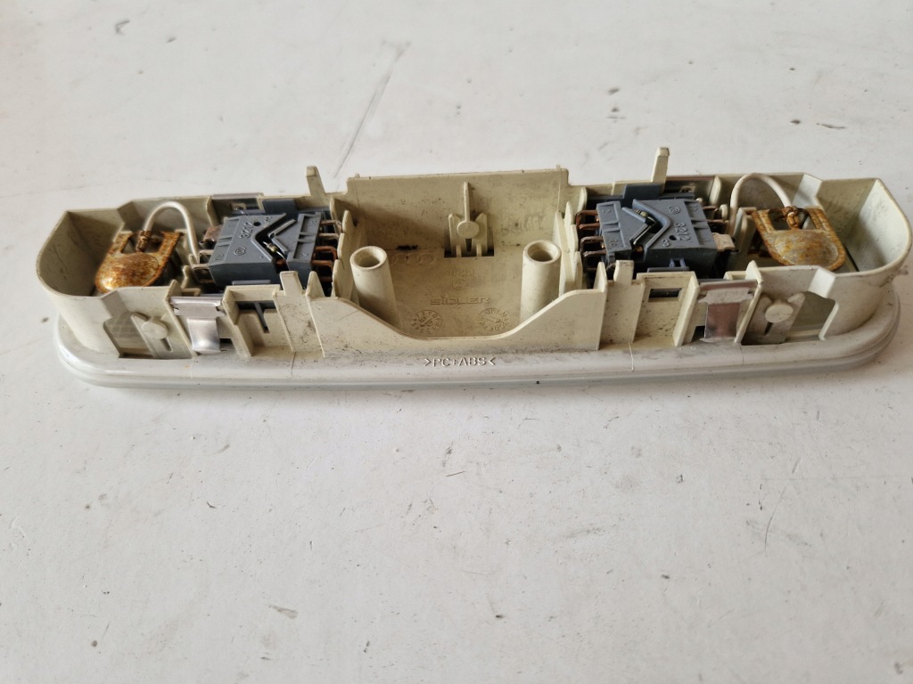 фото №5, Лампа потолочный освещение салона audi a6 c6 4f0947111