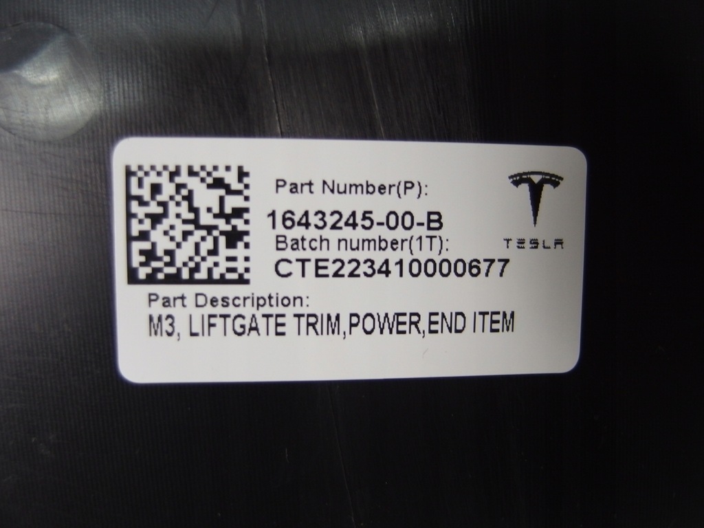 фото №15, Панель крышки багажника заднего tesla 3
