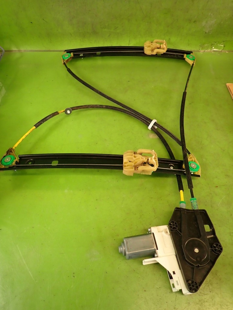 фото №7, Підйомник скло правий передній audi a1 i 8x 12r