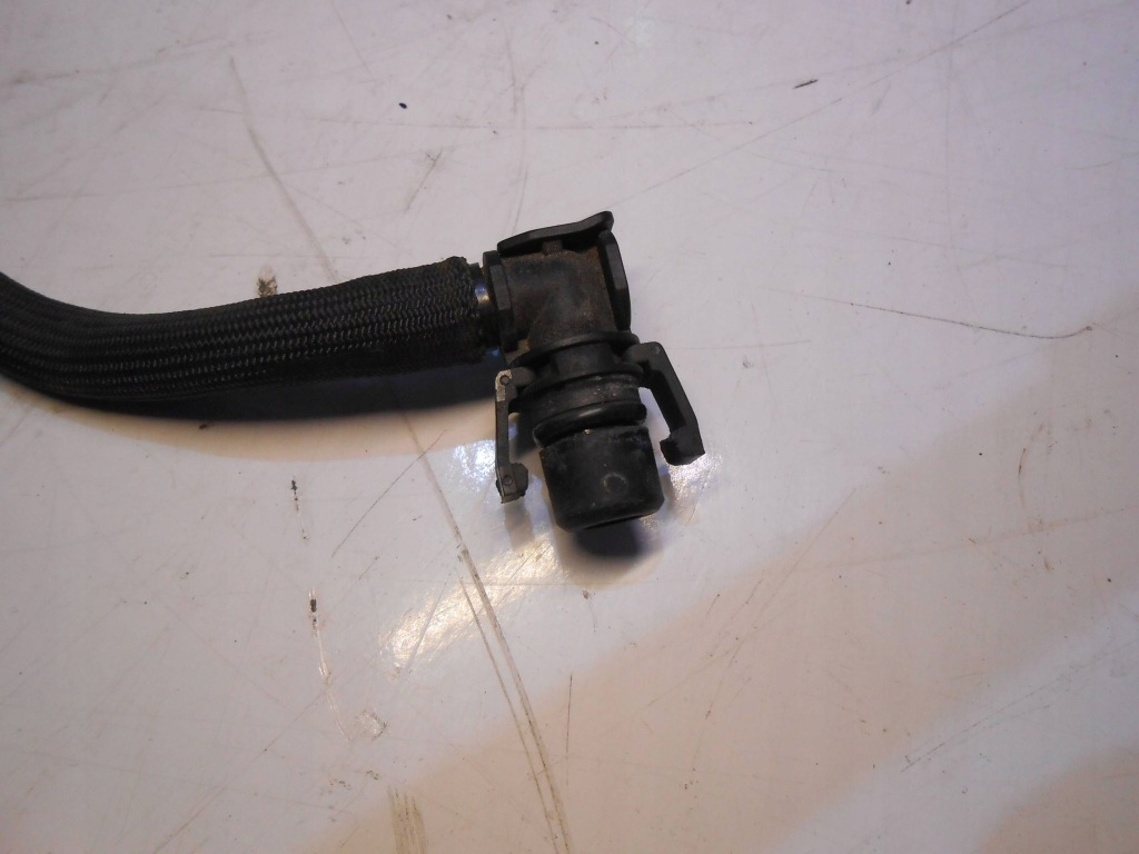 Bmw f20 f21 труба системи охолодження патрубок водяний з'єднувач шланг 8514456 Ціна