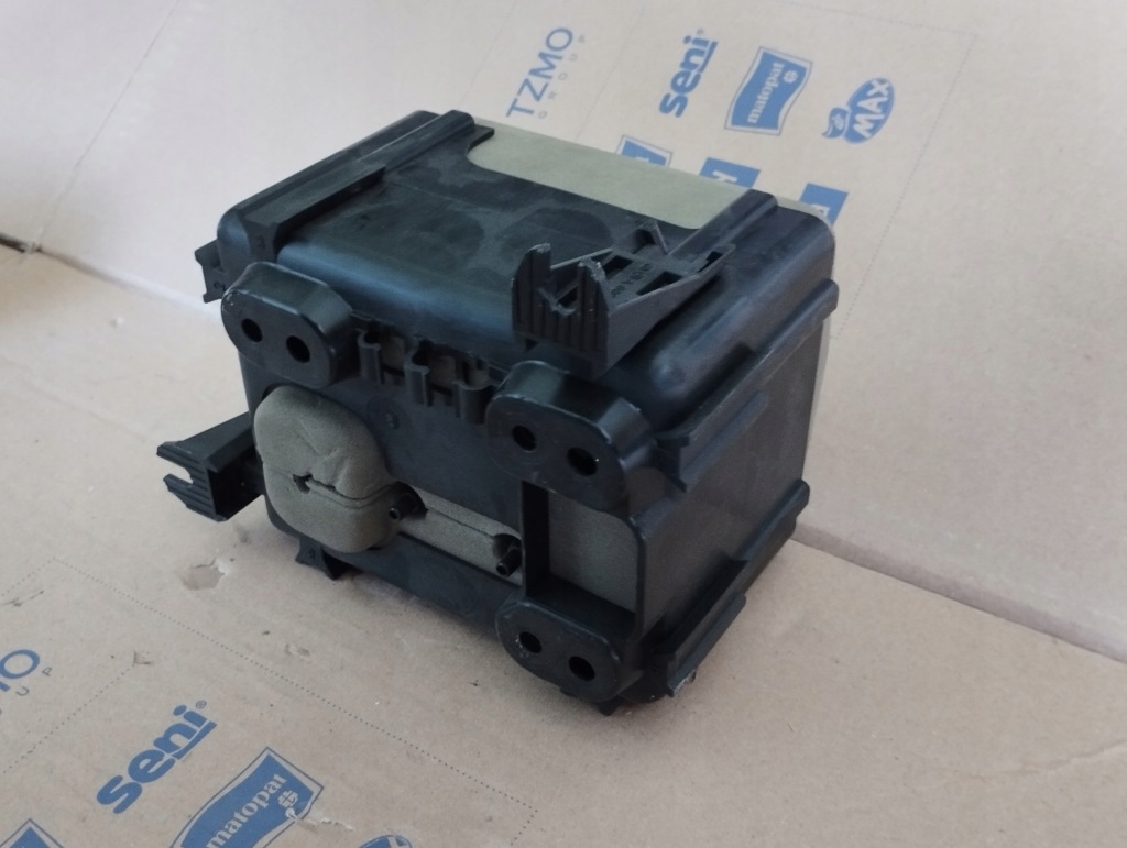 фото №1, Помпа модуль сидений mercedes w212 | a0008000018