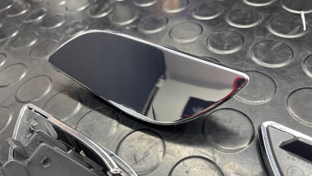 фото №1, Накладка права розпилювача фара skoda superb 2 оригінал hella хром