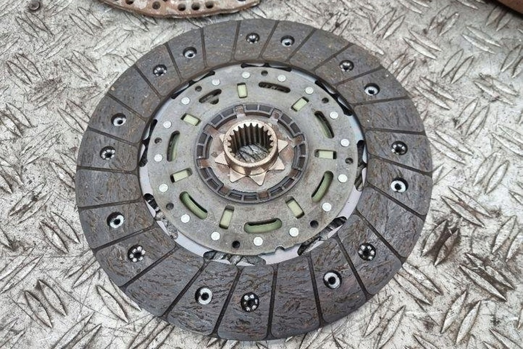 фото №15, Комплект зчеплення toyota corolla verso _e12_ 324066810 2.2l дизель 66kw