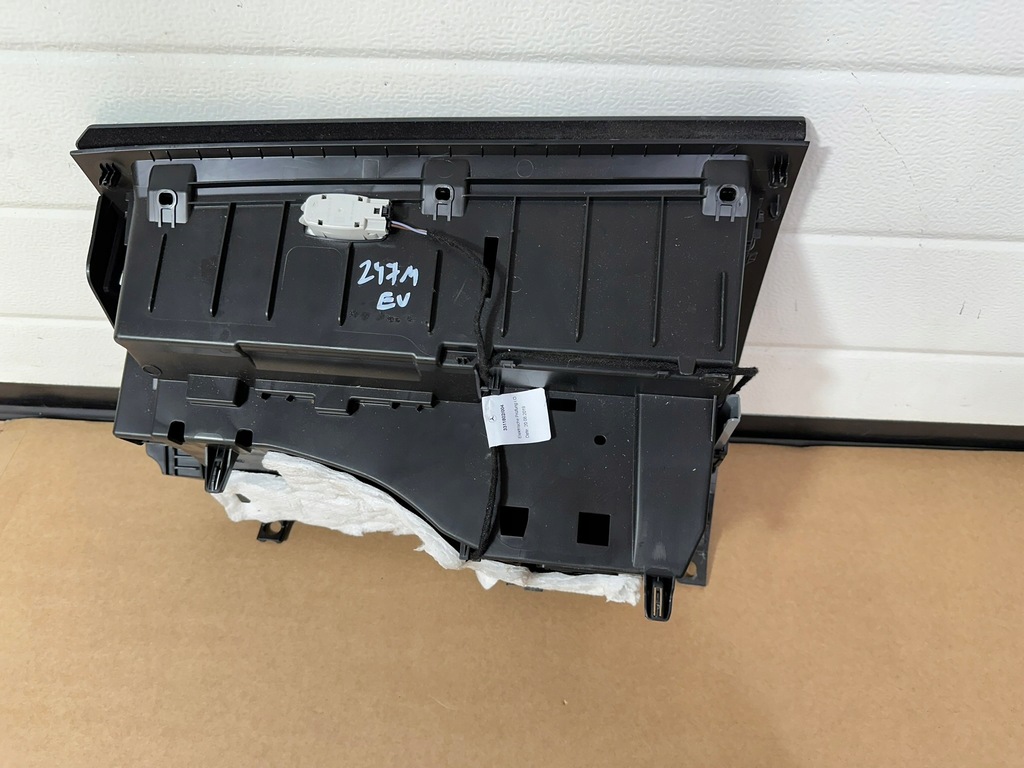 фото №8, Бардачок пасажира, консолі, панелі mercedes b klasa w247 m europa, чорний