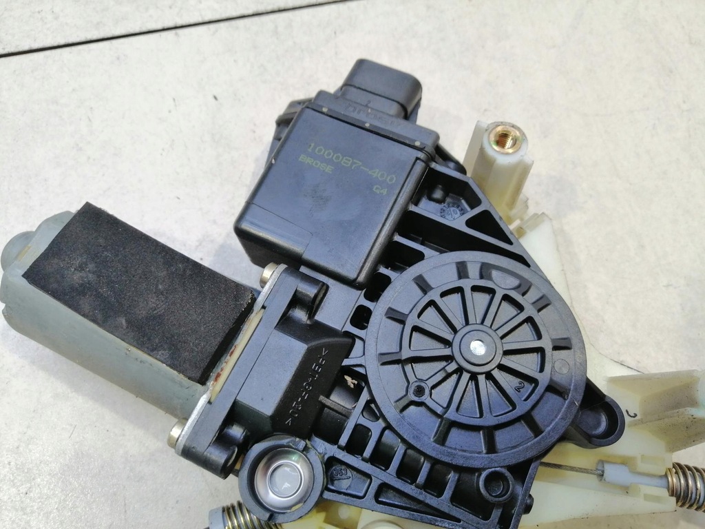 фото №7, Подъемник стекло правый задняя space star i