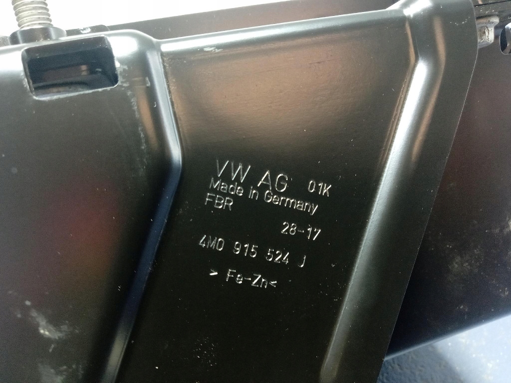 Porsche cayenne 3 9y держатель кронштейн аккумулятор 4m0915524j с Разборки