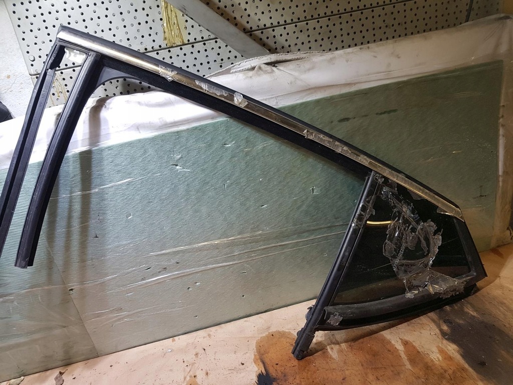 фото №1, Рамка скло лівий задня hb opel astra k 5