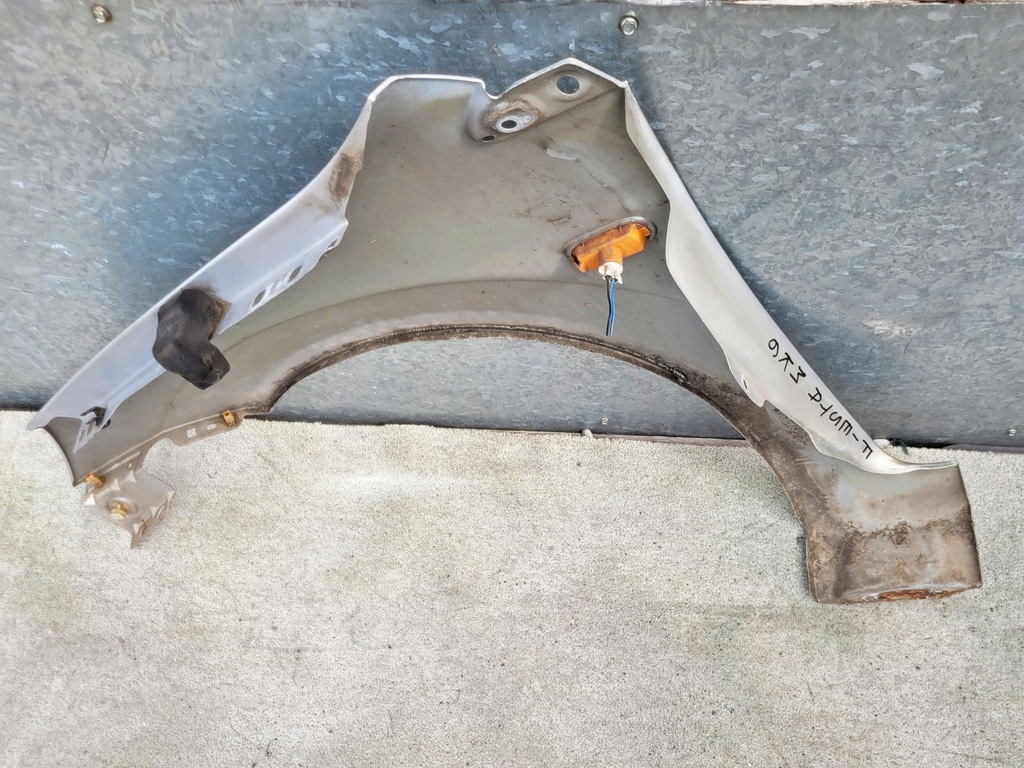 фото №13, Крила передній лівий правий перед ford fiesta mk6 2002-08