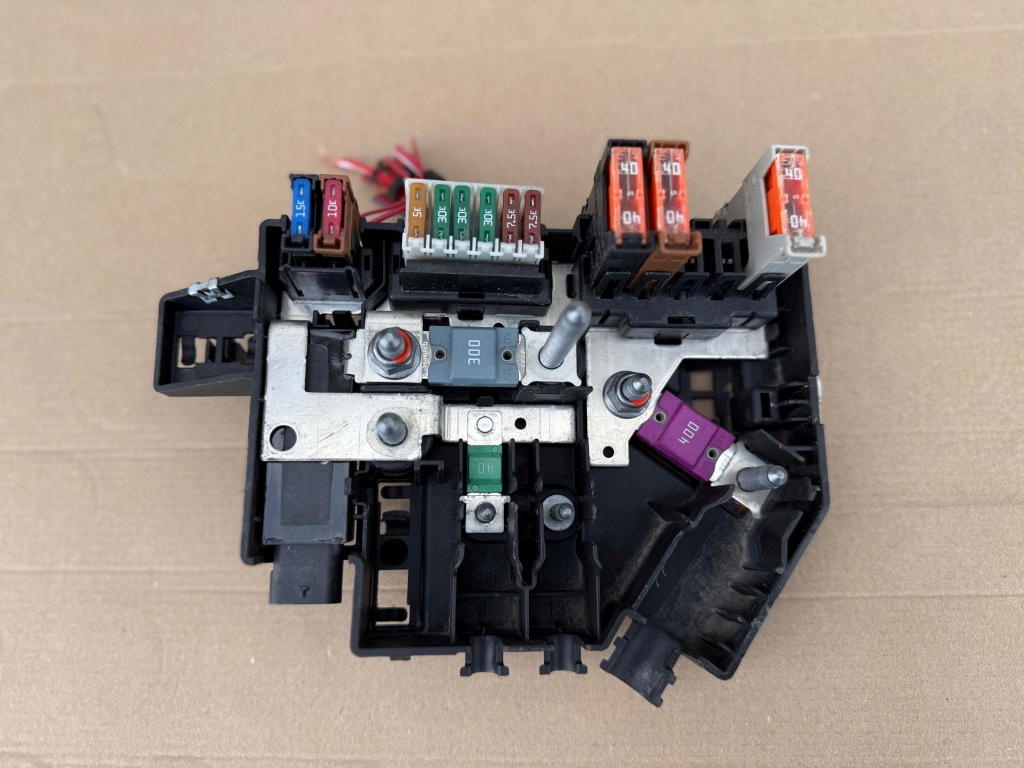 Купити Mercedes gle 167 коробка запобіжників 1675402434