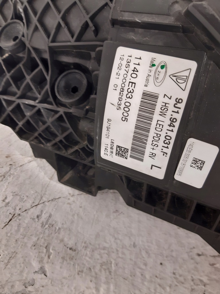 фото №9, Porsche taycan 9j1 лампа левая full led левый