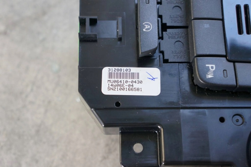 фото №3, Панель радіо кондиціонера volvo v40 ii блок керування