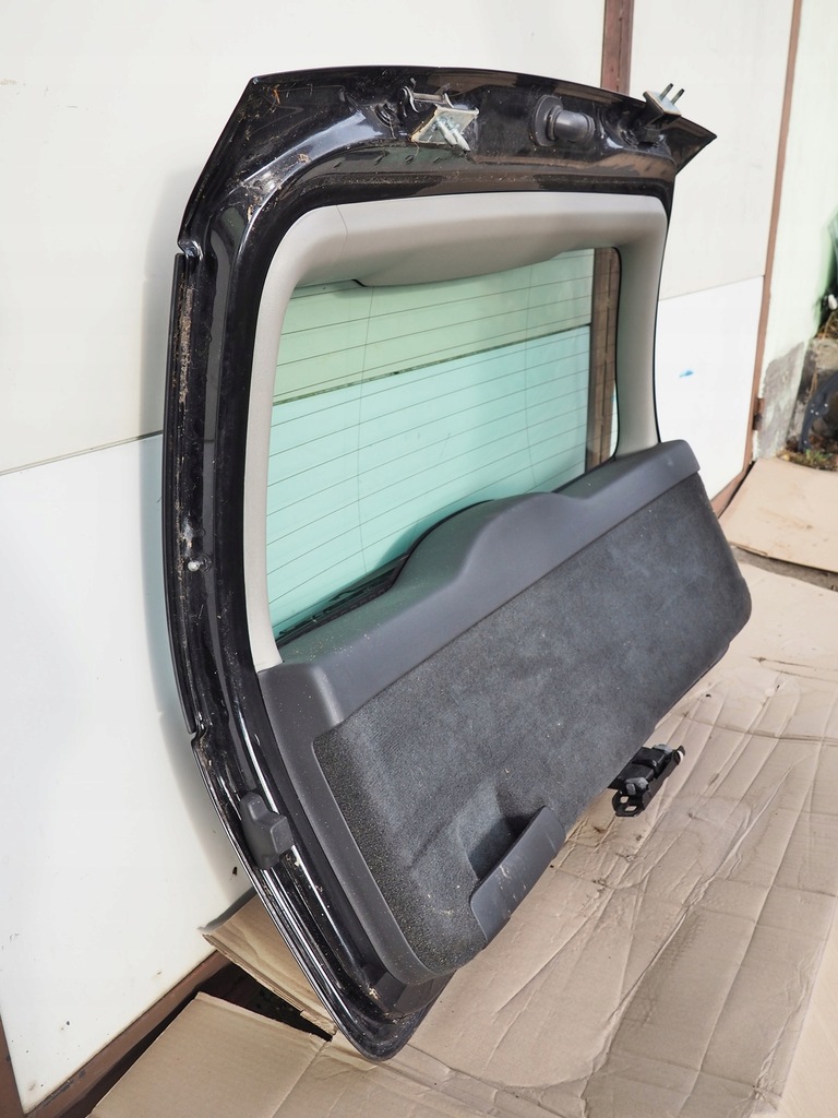 фото №5, Volvo v50 захист оббивка кришки задня задній багажника лак 019 чорний