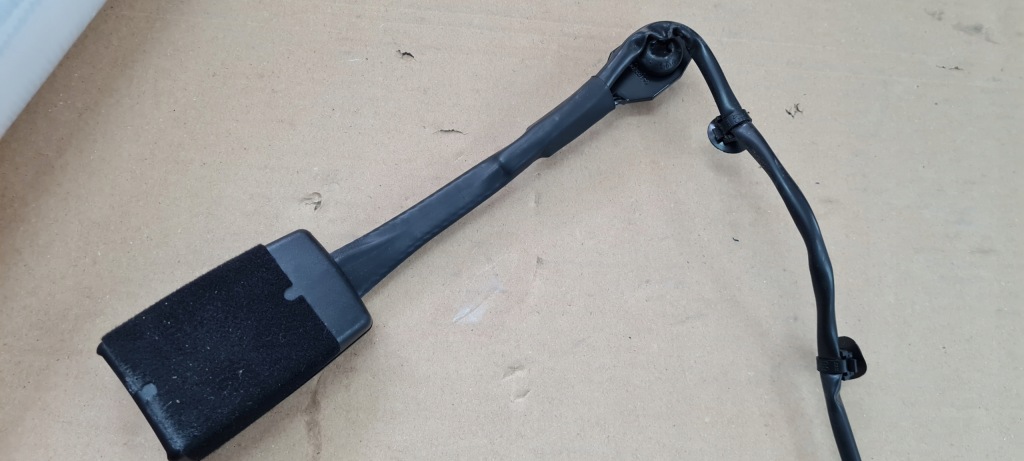 Mustang vi рестайлинг  gt клипса поперечина правая правый  перед jr3b-c699d68-bb с Разборки