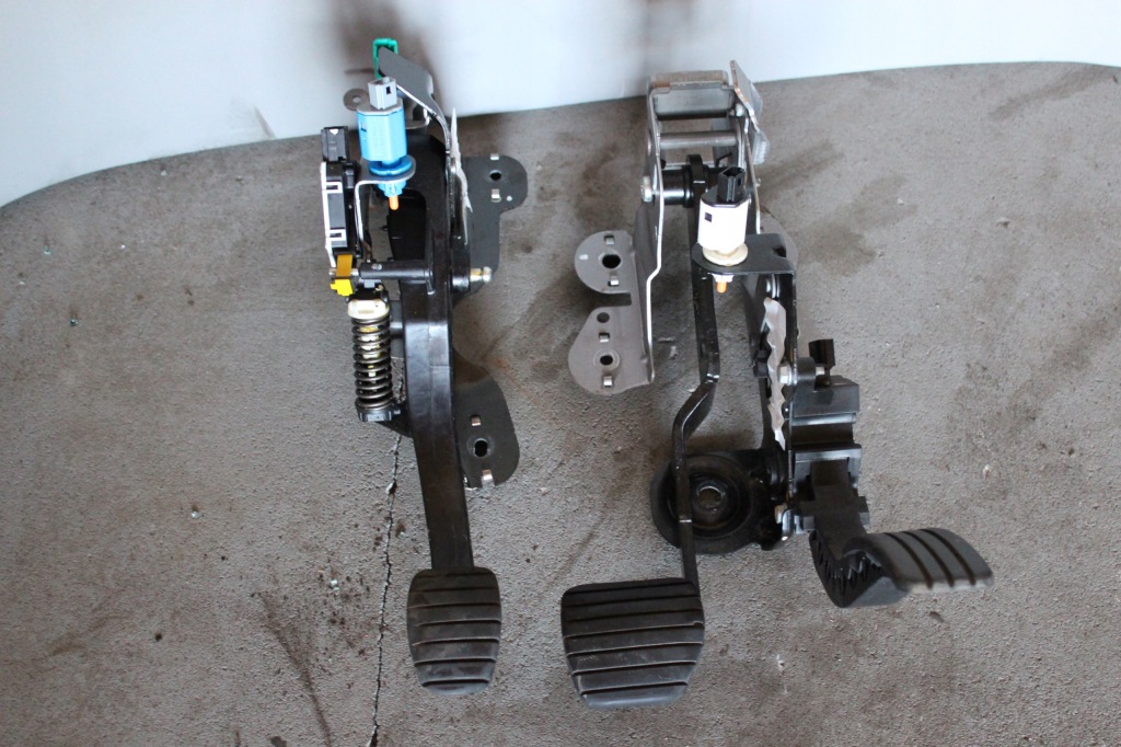 фото №1, Renault scenic iii 1.4 комплект педалей europa