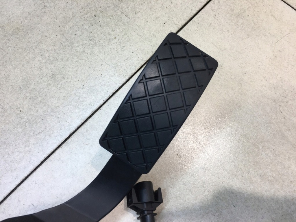 фото №6, Потенциометр газа audi a6 c5 2.4 v6 8d1721523a