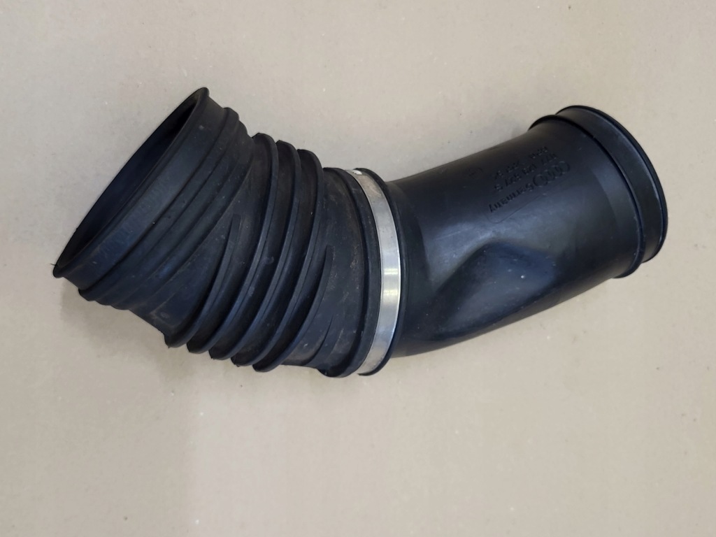 фото №1, Воздухозаборник воздуха труба расходомер шланг audi a6 c5 4b s6 4.2 v8 оригинальный номер