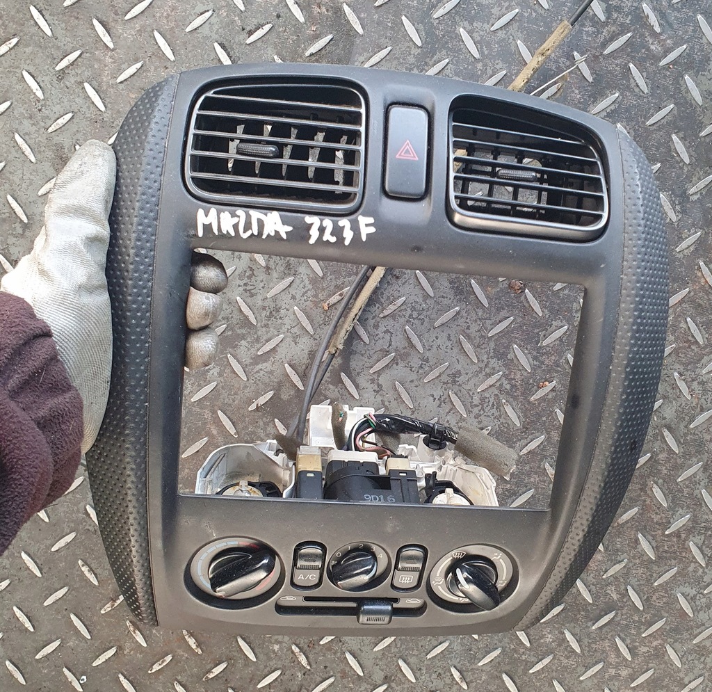 фото №1, Панель обдув i ac mazda 323f bj