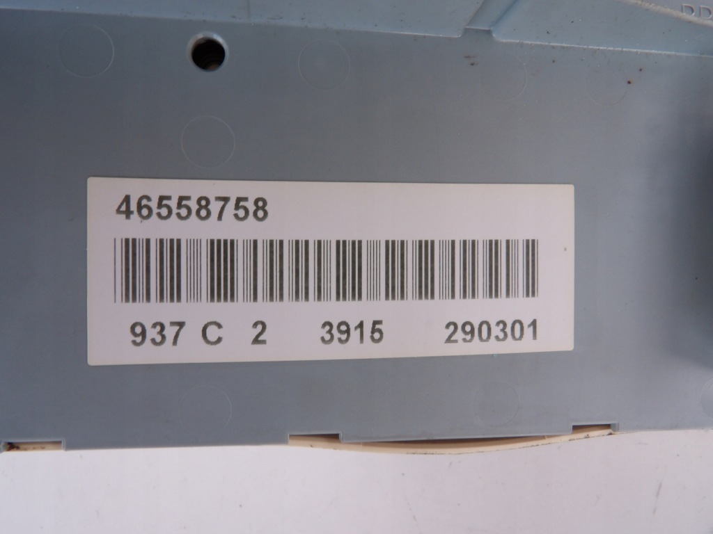 фото №3, Alfa romeo 147 1.6 коробка запобіжників