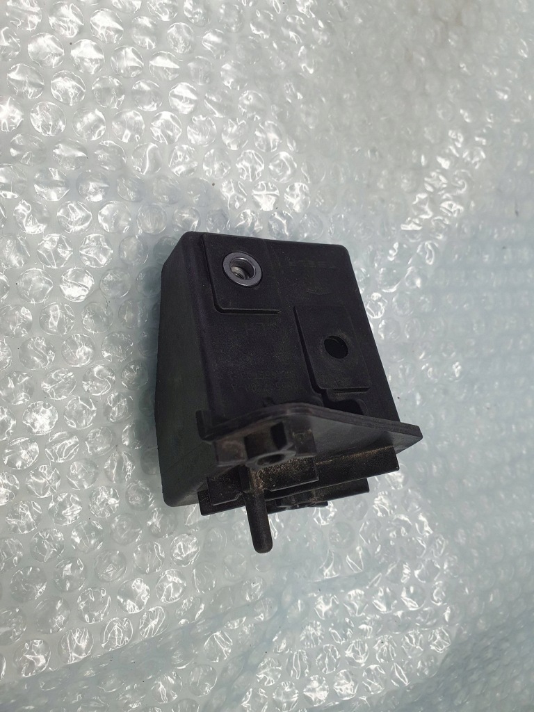 фото №1, Направляющая лампы tesla model s 105553700a