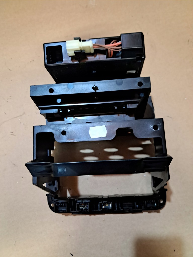 фото №6, Porsche cayenne 1 i 7l рамка корзина карман радио панель