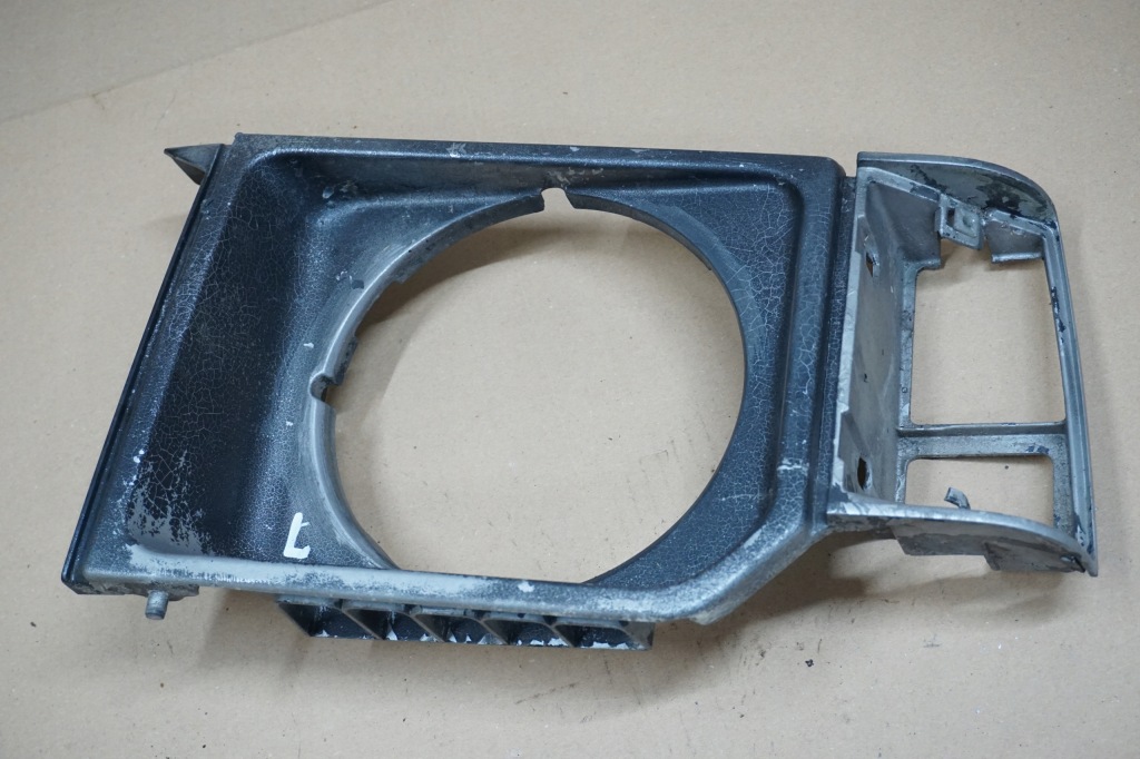 фото №1, Pajero i рамка кронштейн лампи лівий решітка радіатора 89r