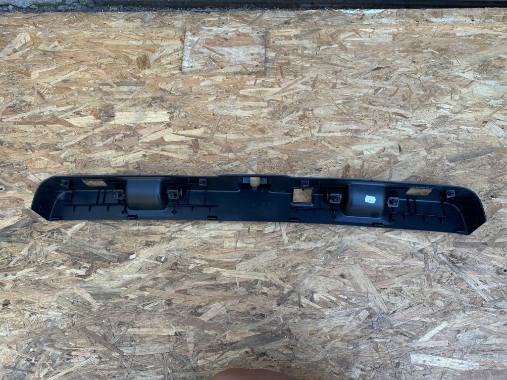 фото №7, Молдинг кронштейн накладка крышки задняя a2537400172 mercedes glc w253 x253