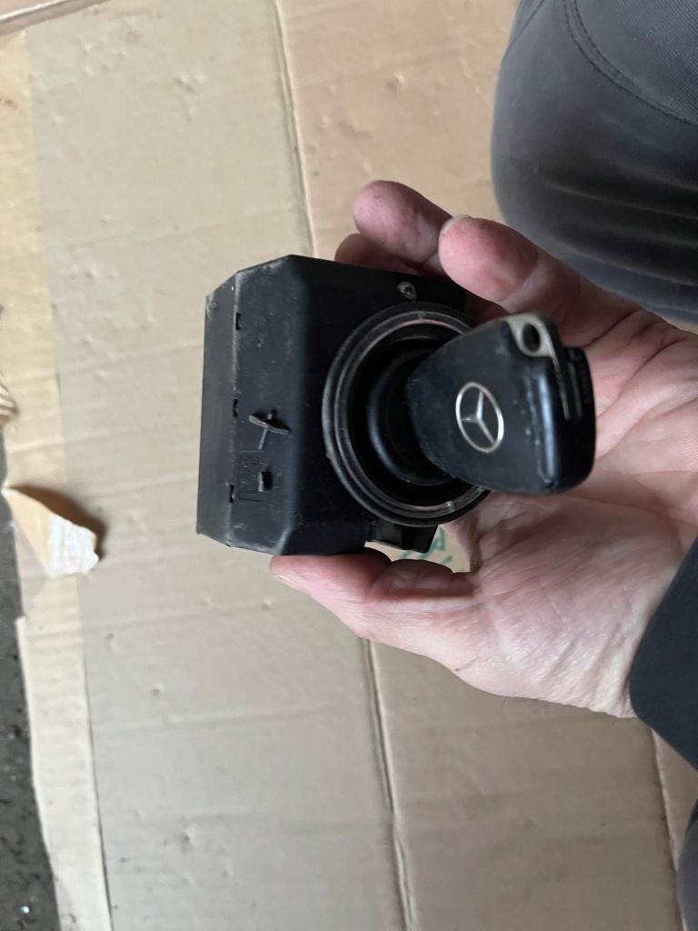 Купить Замок зажигания mercedes a-klasa a1695451508 ключ