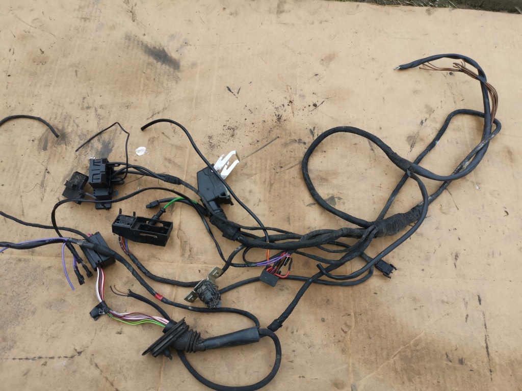 Mercedes w124 2.2e електропроводка відсік двигуна бензин 2,2 0005455081 Недорого