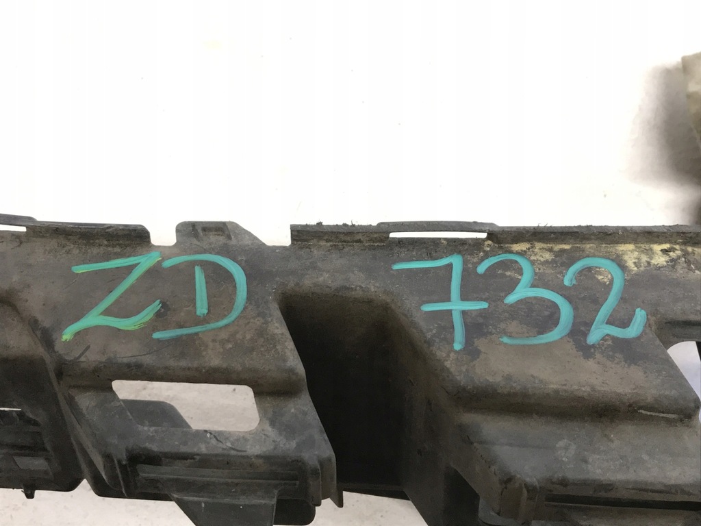 фото №12, Mercedes e w212 кронштейн бампера перед