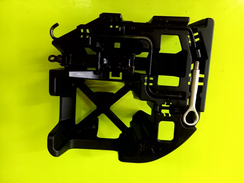 фото №1, Домкрат підйомник ключ вушко набір toyota prius iii 11r