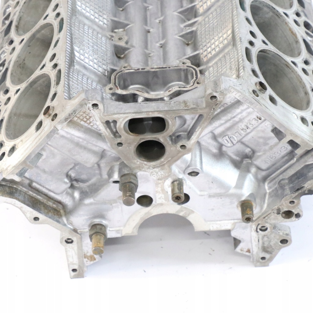 фото №7, Bmw 8 циліндрів блок двигуна na stolik v8