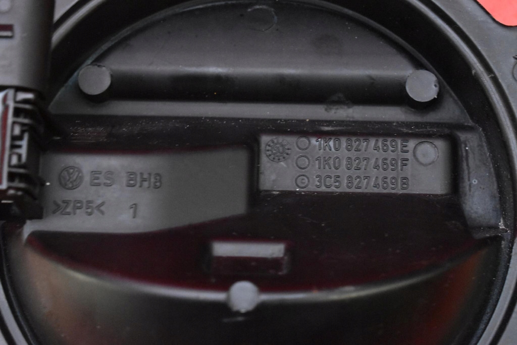 Купити Ручка кришки задній задній емблема 1k0827469e vw passat b6 седан 05-10