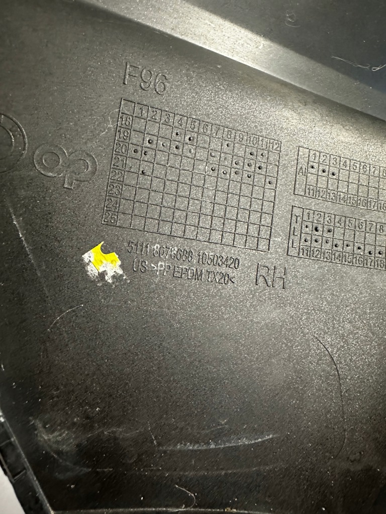 Bmw f96 защита рамка бампера перед правый 5111 8076688 10503420 с Разборки