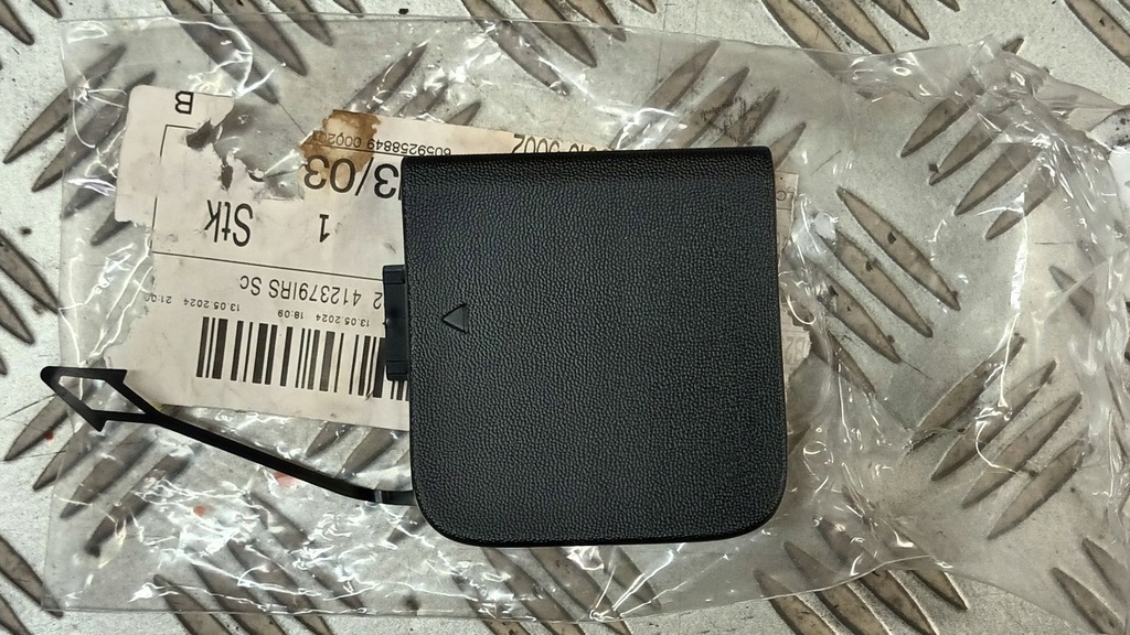 фото №1, Заглушка бампера заднего mercedes gla h247 2019- новый оригинал