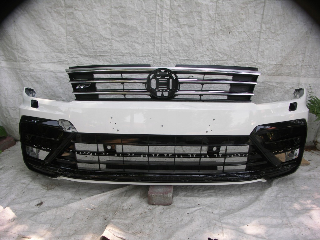 фото №1, Vw tiguan 2 ii 5n r-line 16- бампер передний r-line решётка радиатора kielce-gliwice