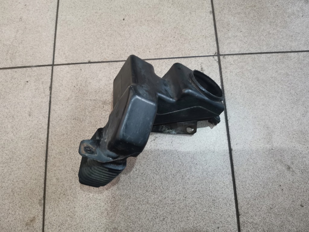 фото №1, Повітрозабірник повітря генератора audi a8 d2 4.2 lift