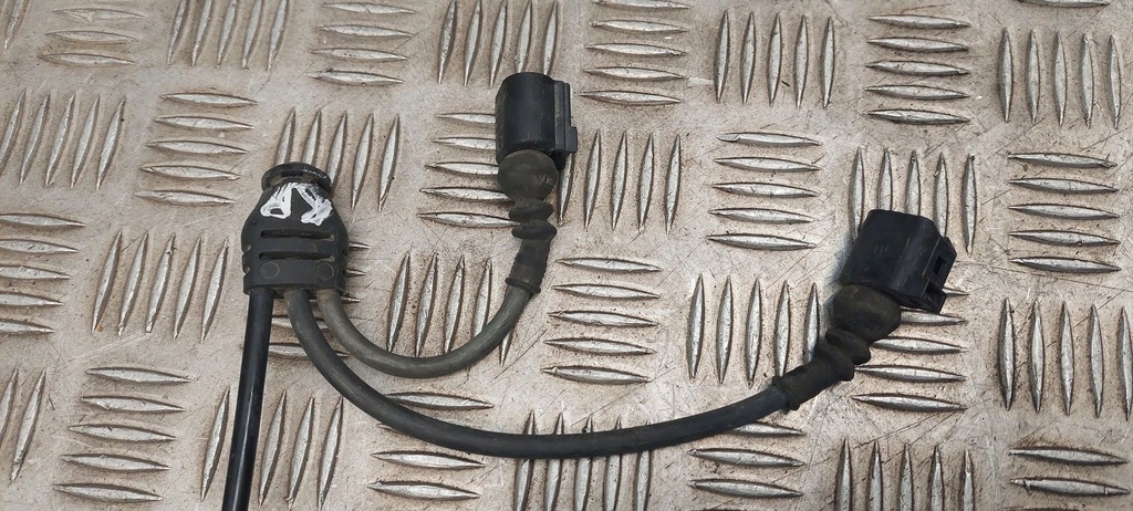 фото №5, Audi a8 s8 d4 4h 2013 шланг передній датчика abs