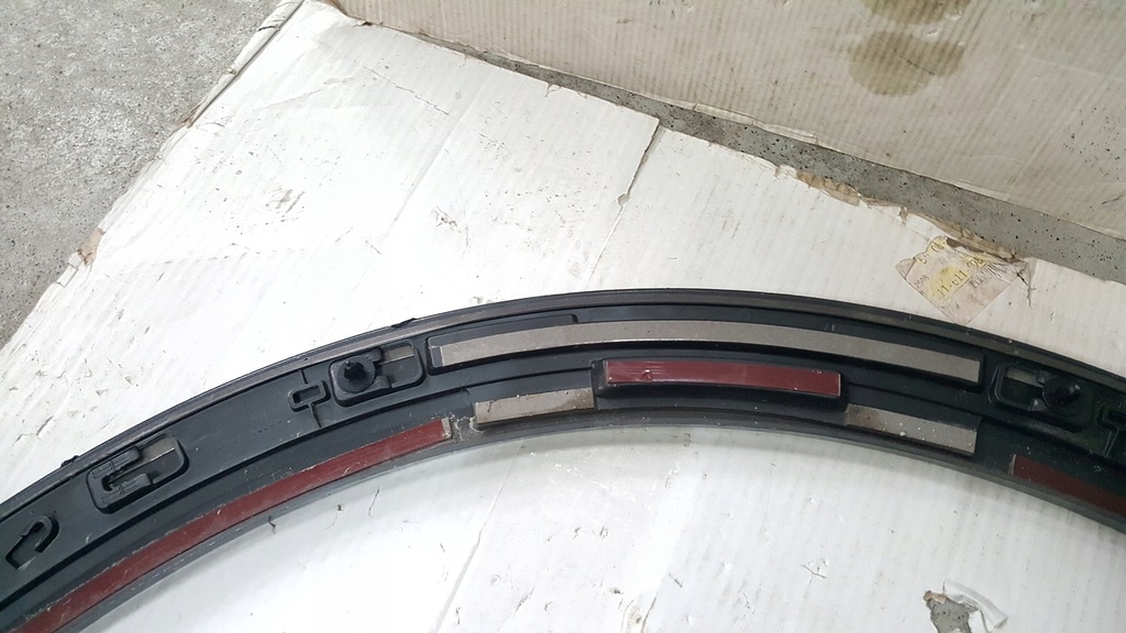 фото №11, Молдинг крыла передний левая сторона audi e-tron 4ke853717a демонтаж