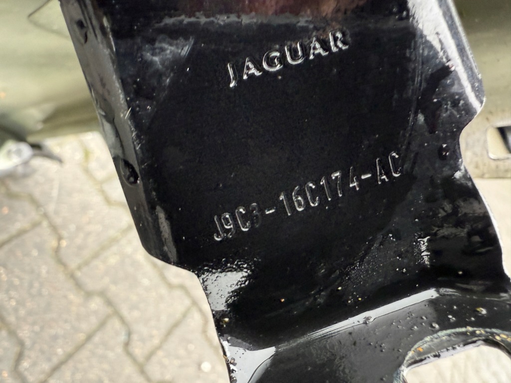 Крыло  перед передний левое  правый  jaguar e-pace x540 с Разборки