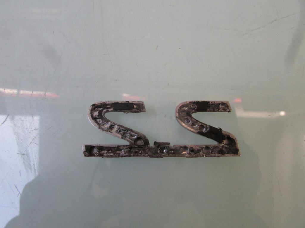 фото №2, Q30 16r надпись буквы 2.2 эмблема