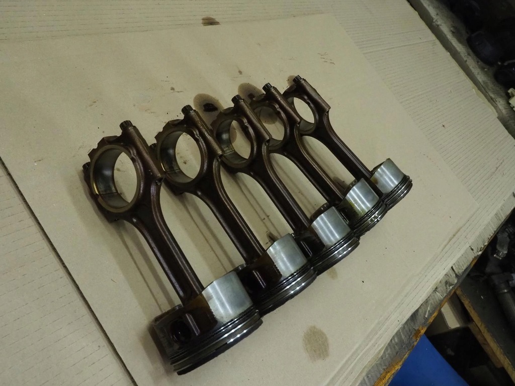 фото №10, Поршень шатун 2.4 t бензин volvo v70 ii s60 s80 xc70 b5244t 2000r