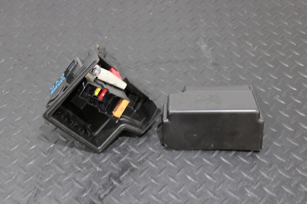 Купить Корпус коробка предохранителей renault clio v 5 рестайлинг  252361535r