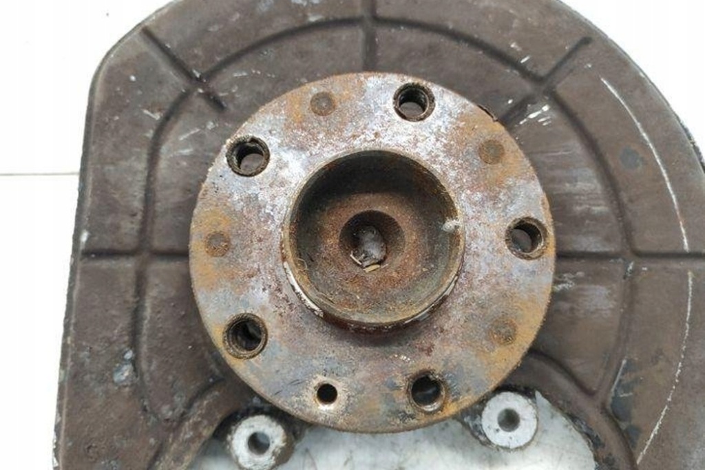 Ступица заднего правого колеса lancia thesis 841_ 60665850 2.4l дизель 129kw Недорого