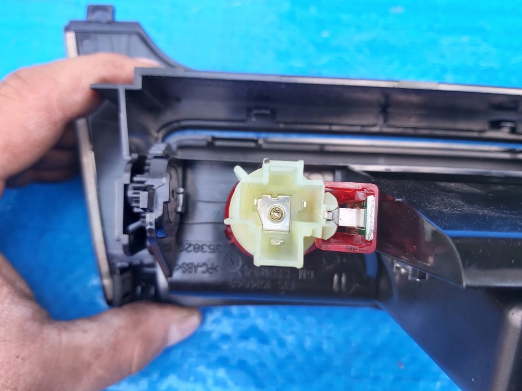 фото №7, Opel-części | insignia a попільничка прикурювач drewno europa 13320460